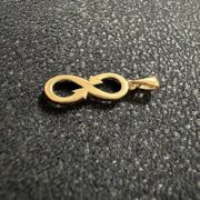 پلاک آویز زنانه سوزیانا مدل بینهایت