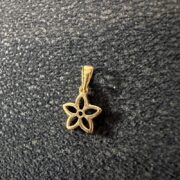 پلاک آویز زنانه سوزیانا مدل گلبرگ - Image 2