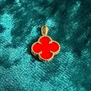 پلاک آویز طلا 18 عیار سوزیانا مدل گل قرمز کد 2