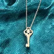 گردنبند طلا 18 عیار سوزیانا مدل کلید