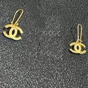 گوشواره طلا 18 عیار زنانه مدل شنل