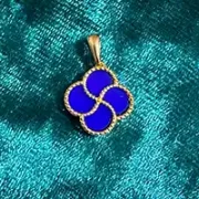 پلاک آویز طلا 18 عیار سوزیانا مدل گل آبی کد 2