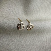 گوشواره طلا 18 عیار زنانه سوزیانا مدل قلب برگ