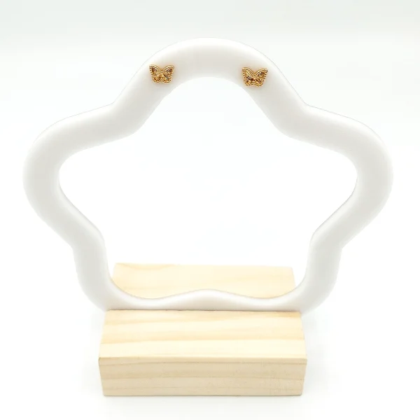 گوشواره طلا 18 عیار زنانه سوزیانا مدل ونکلیف پروانه - Image 2